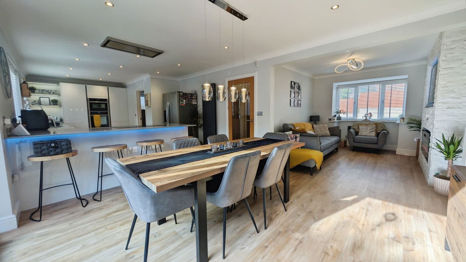 Estate Agent Swansea | Connor Walters - Llansamlet