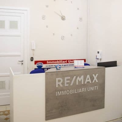 RE/MAX Immobiliari Uniti - Napoli